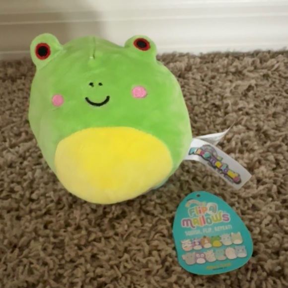 Squishmallow - flips from Hippo to frog - Picture 4 of 4